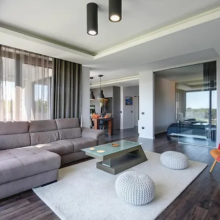 Sunrise Villa *